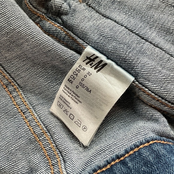 Vintage Jean Jacket Custom 80s 90s Pinback Buttons Pins Blue Denim Size Small - Picture 6 of 9